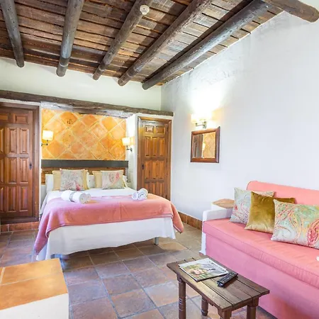 Hotel Nueva Alcazaba 4*